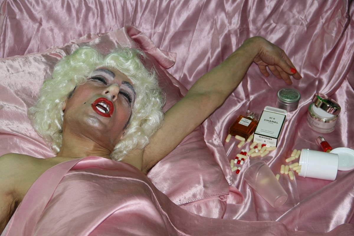 Marilyn morte | "Scrap" autoportraits | Photo © David Noir