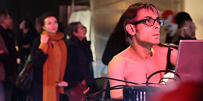 Lire la suite à propos de l’article David Noir | Bio | Création ► Mise en scène ► Théâtre ► Performance