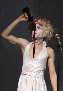 David Noir, La Marilyn sanglante | Scrap | Performance de David Noir au Générateur (Gentilly) | Photo © Karine Lhémon | 2014